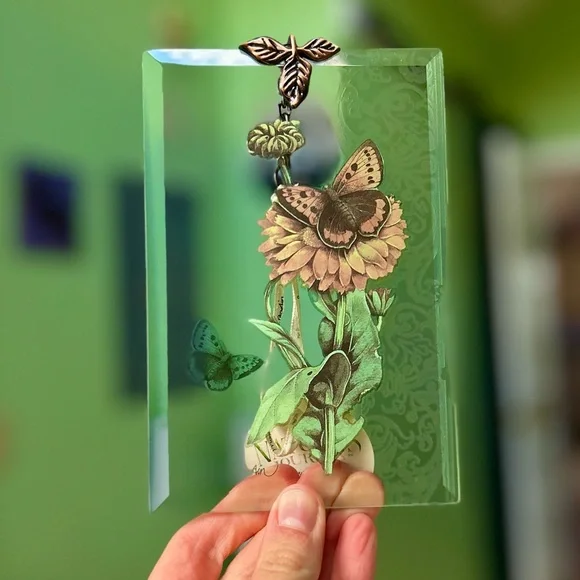 Vintage NEW Butterfly On Flower Glass Wall Hanging Home Decor Art - Picture 1 of 6